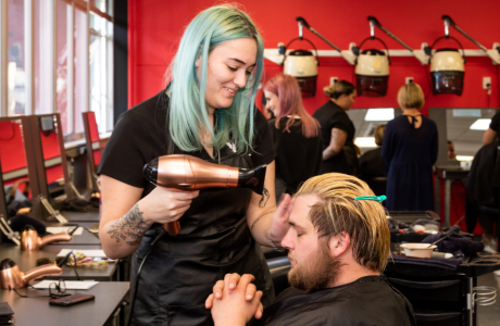 Hero-programme-hairdressing-level-four.png